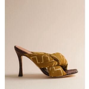 Brother Vellies | Women's Togo Heel Slip On Sandals in Dandelion Size 7